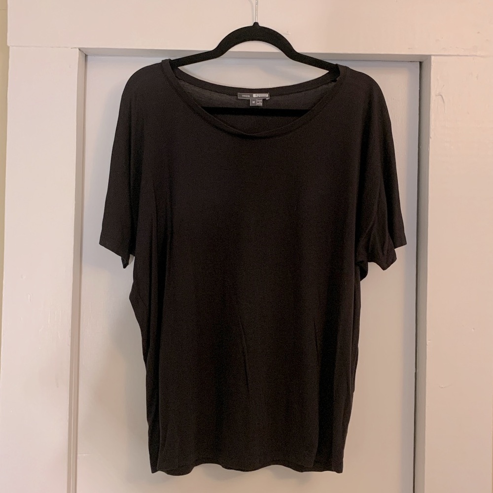 2 Vince T-Shirts Black Grey M